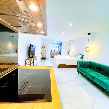 Garden Boutique Apartment El Faro Exterior photo